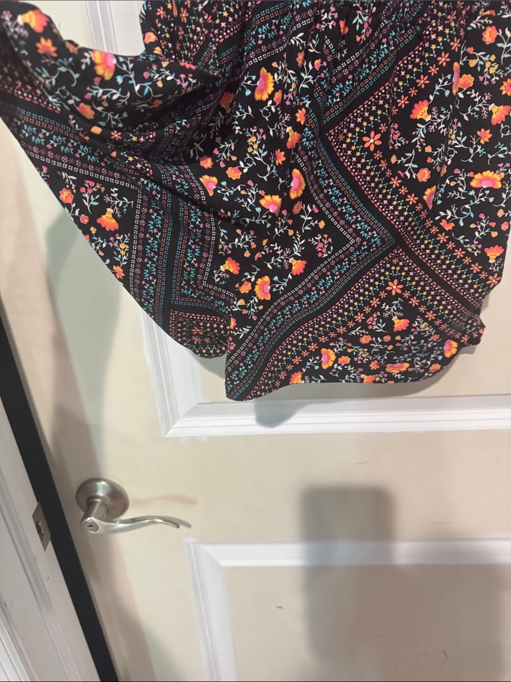 Black Floral Off-Shoulder Tie Sleeve jumper - Picture 3 of 5
